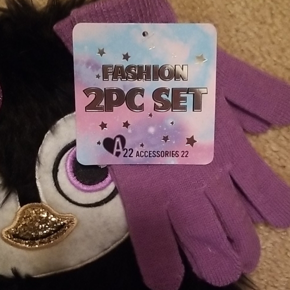 Girls Hat and Glove Set - Picture 4 of 5